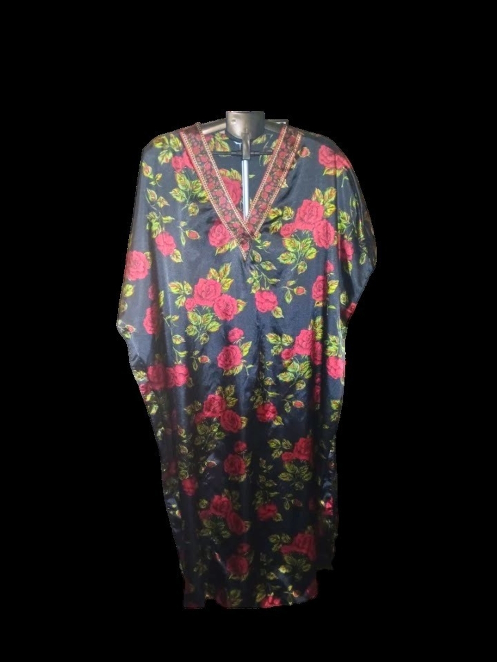 Winlar One Size Satin Floral V-Neck Caftan Dress in Black with Red Roses